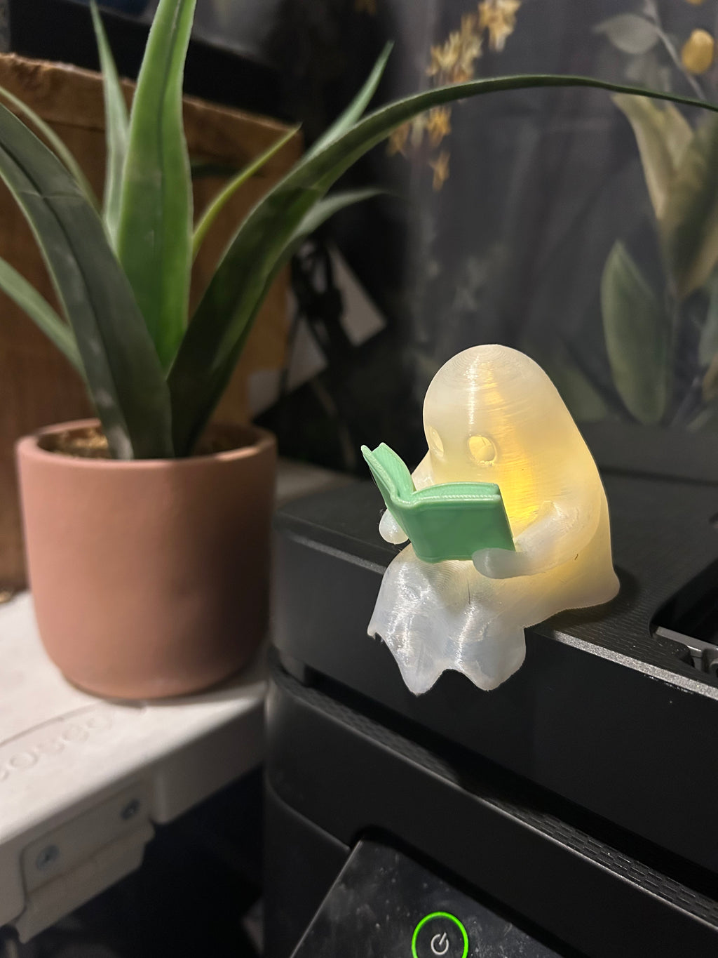 Ghost reader tea light